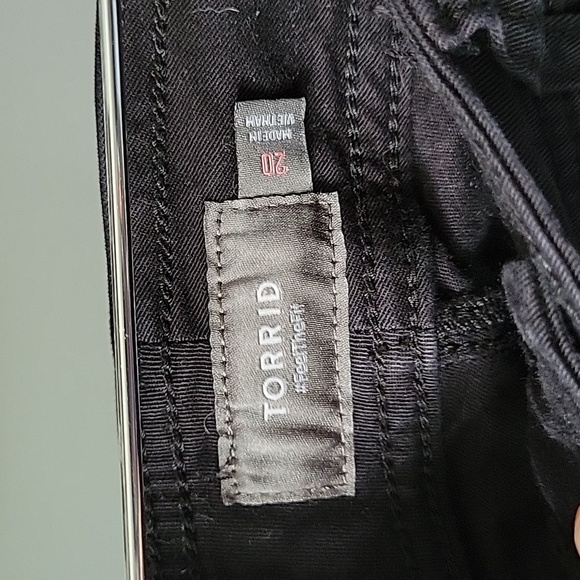 Torrid black pants - Picture 3 of 4